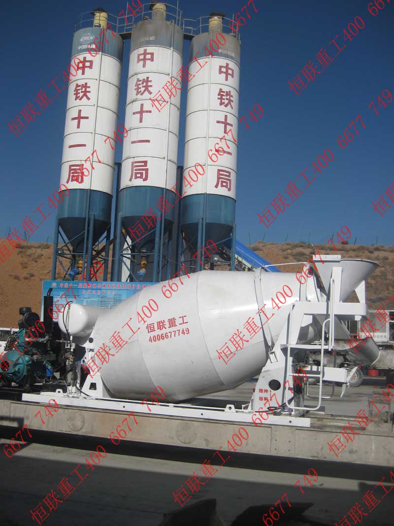 三方水泥攪拌車(chē)