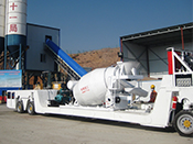 水泥攪拌車加裝無軌道膠輪車，中鐵十一局煤礦隧道水泥攪拌車解決方案