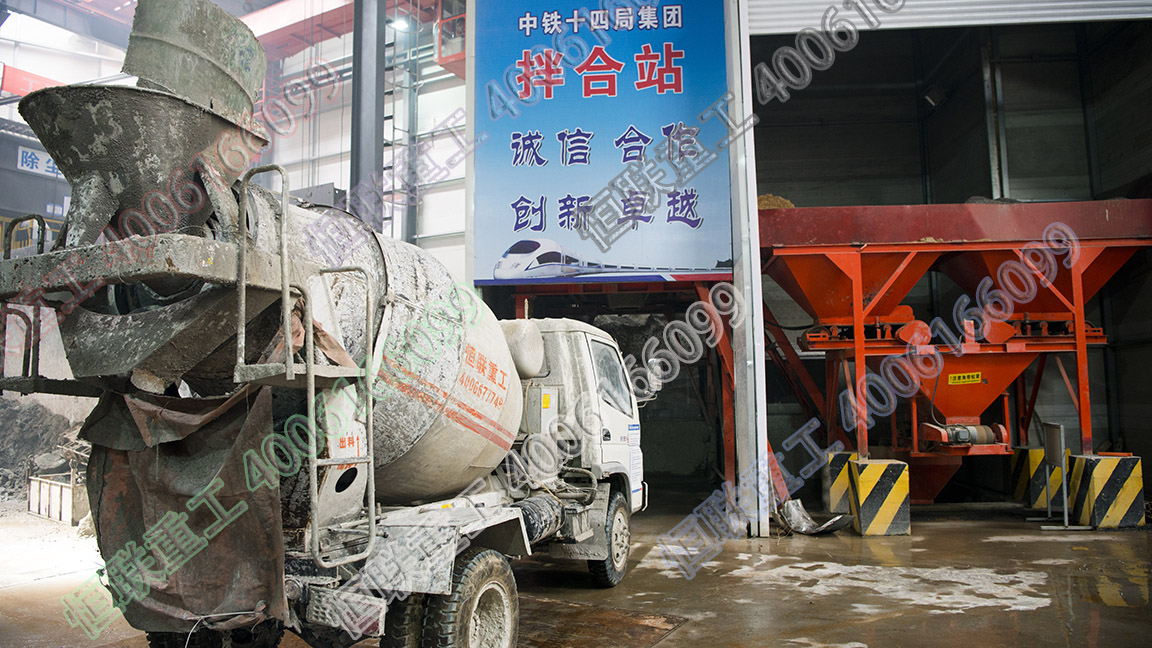 青島小型攪拌車地鐵工地施工