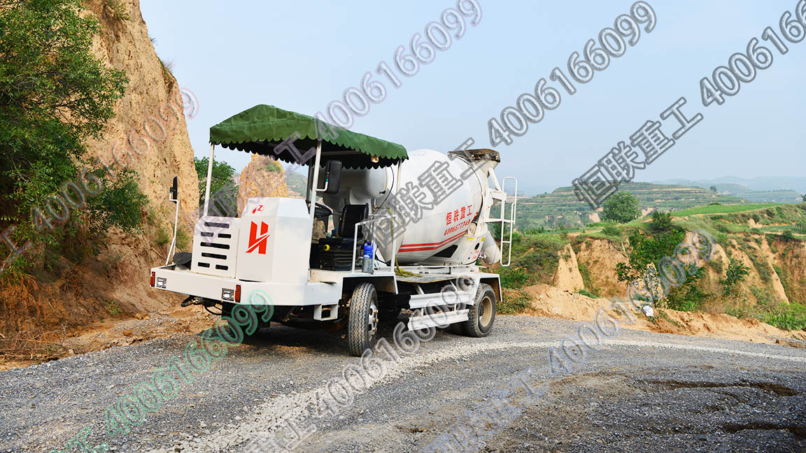 3方四不像攪拌車(chē)山西山區(qū)鄉(xiāng)村山路建設(shè)