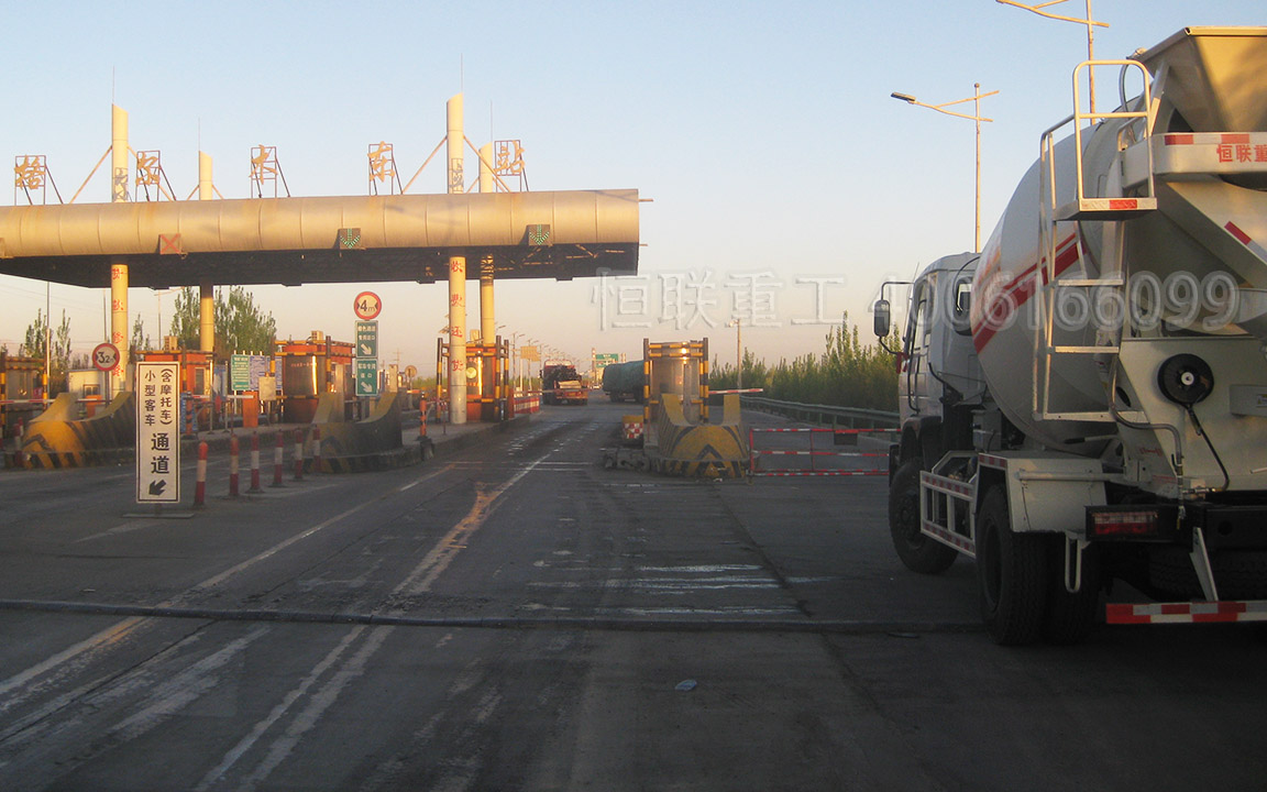 西藏銷售小型攪拌車在進藏途中