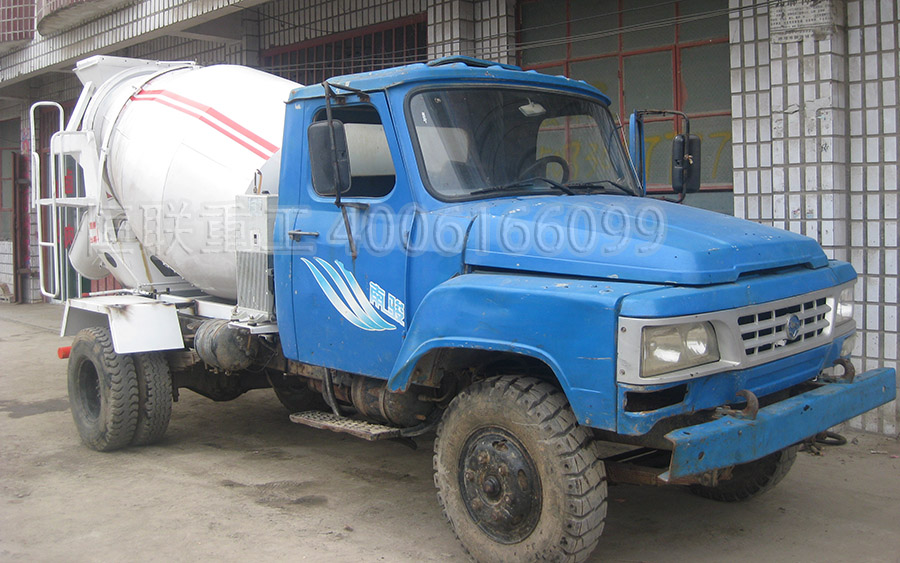 南駿農(nóng)用車改裝小型攪拌車