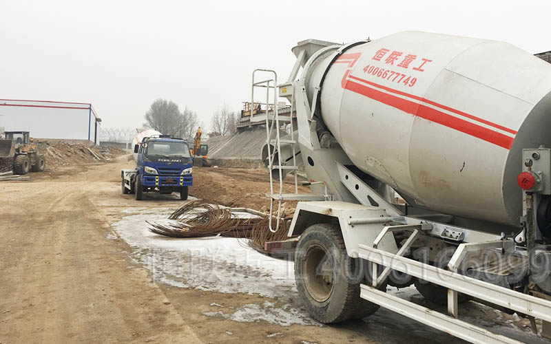 看看在山西二手車改裝的水泥攪拌車效果
