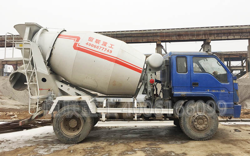 看看在山西二手車改裝的水泥攪拌車效果
