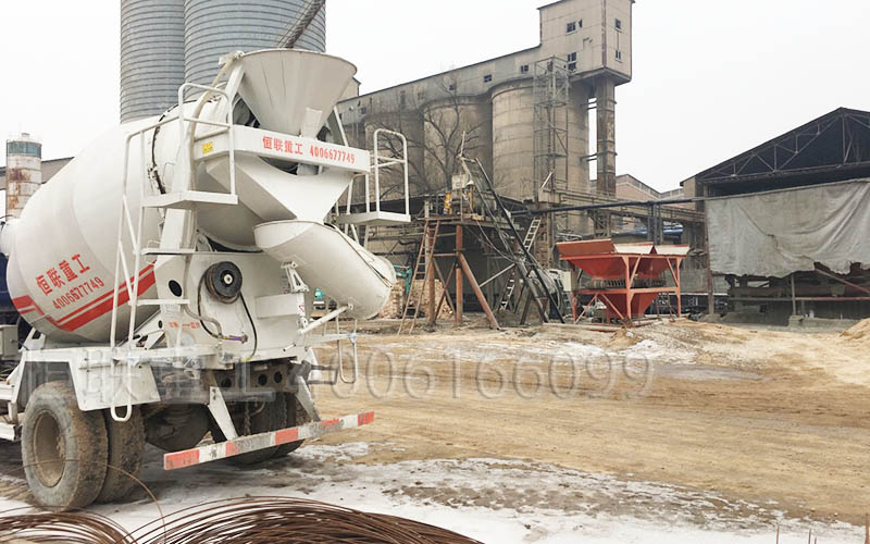 看看在山西二手車改裝的水泥攪拌車效果