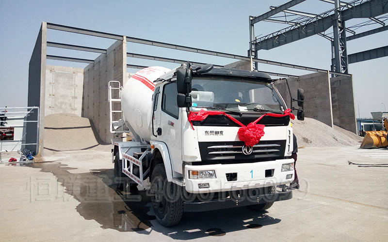 PC預(yù)制構(gòu)件生產(chǎn)線用什么樣的水泥攪拌車